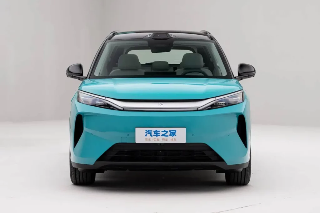 Nowy BYD Atto 3: Większy zasięg, RWD i cena od 69 000 zł w Chinach 4 Nowy BYD Atto 3