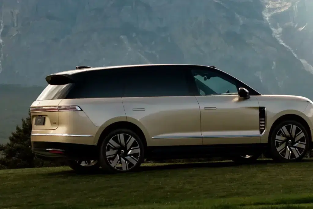 Nio ES9 debiutuje w Chinach. Flagowy SUV od 196 tys. zł 2 Nio ES9
