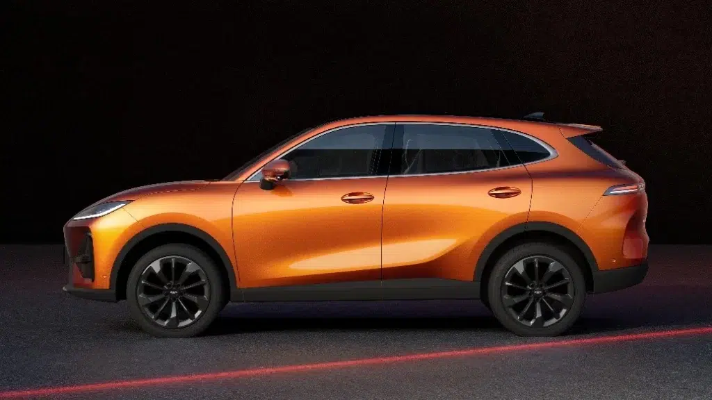 Chery Fulwin T7 kosztuje od 57 200 zł w Chinach 1 Chery Fulwin T7 – wnętrze z ekranem 15,6 cala