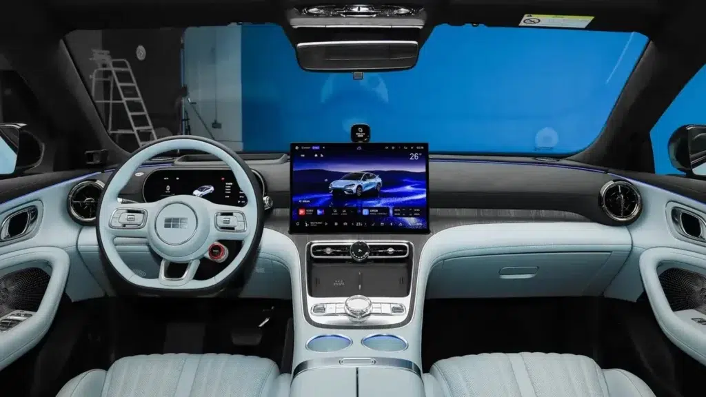 Geely Galaxy TT w przedsprzedaży od 75 000 zł. Bateria CATL i 333 KM 3 Geely Galaxy TT Ultra – wersja AWD z napędem 578 KM