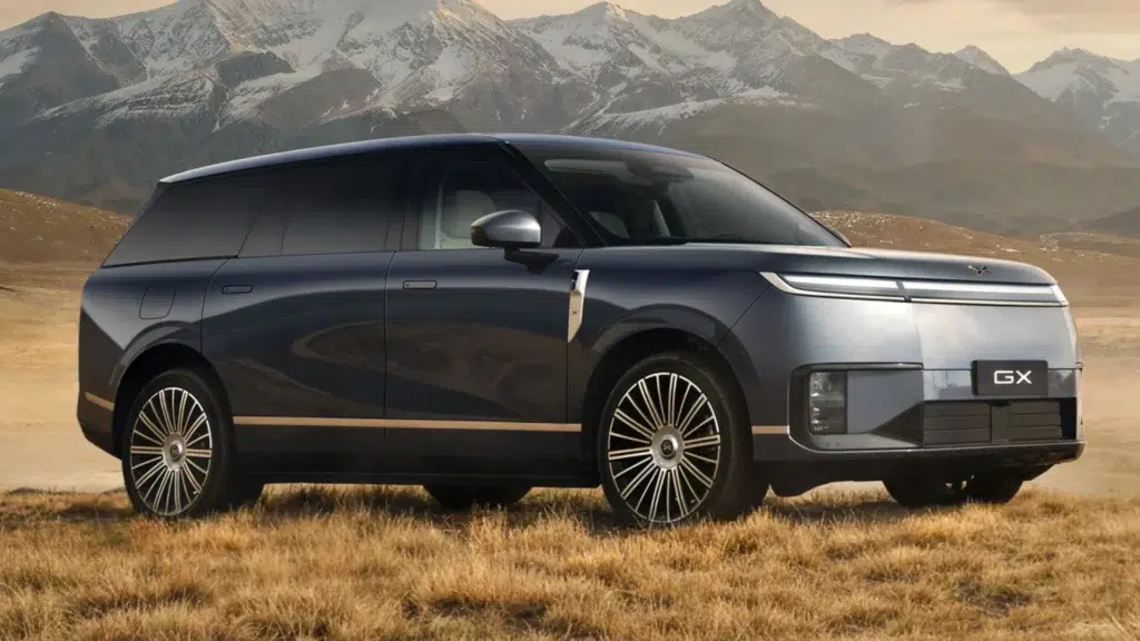 Chiński Xpeng GX udaje Range Rovera. Absurdalny tuning 3 Prezentacja seryjnego modelu Xpeng GX podczas oficjalnej premiery rynkowej w Chinach