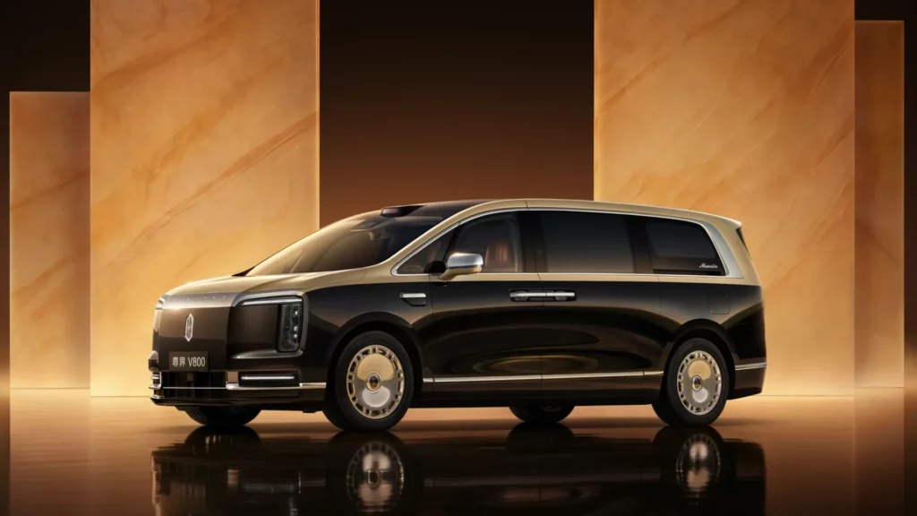 Luksusowy van Maextro V800 w dwukolorowym nadwoziu stoi w eleganckim studio fotograficznym